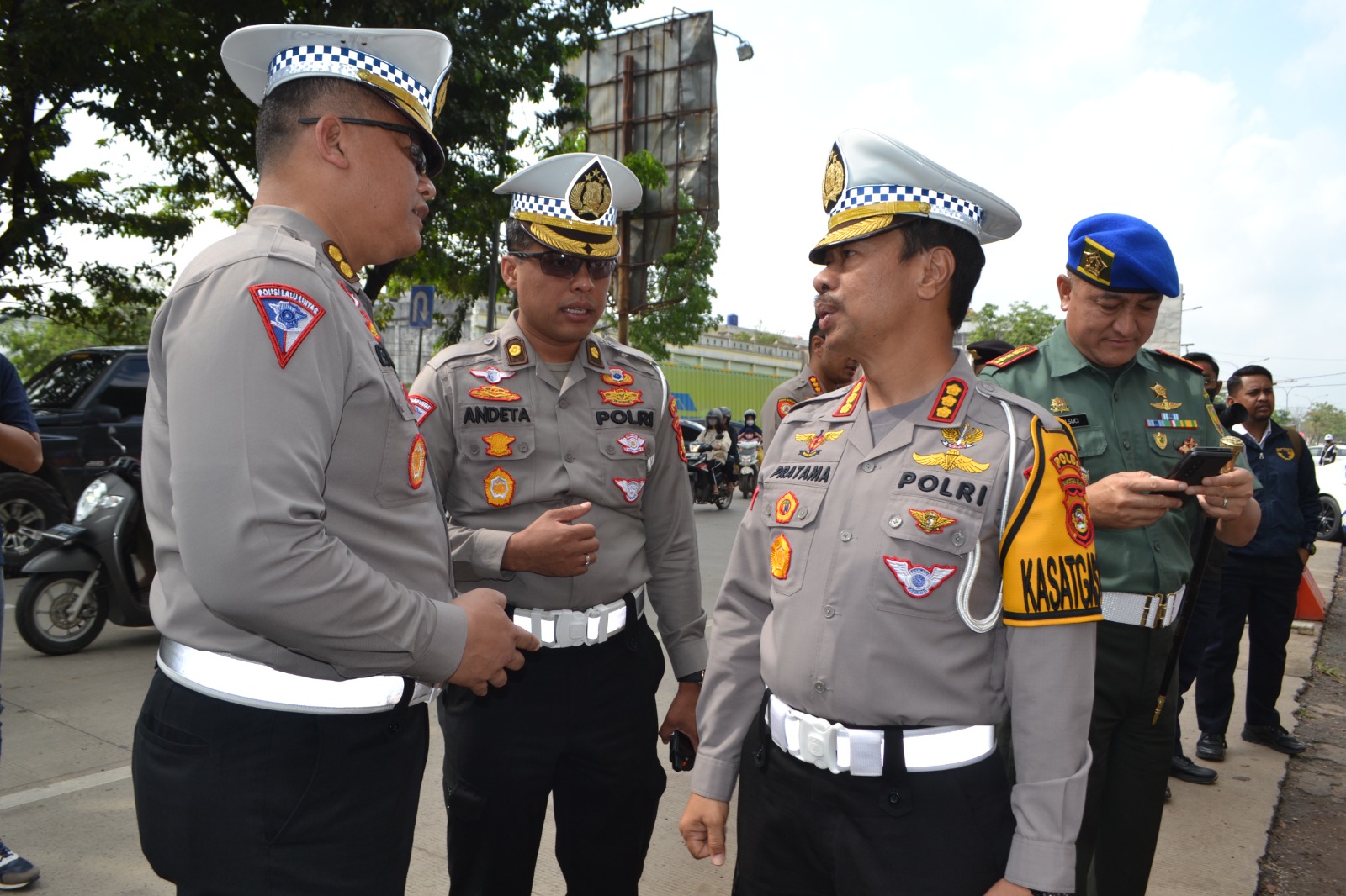 Menindaklanjuti Truk Tronton di Palembang Melintas di Luar Jam Operasional, Polisi Lakukan Ini... 