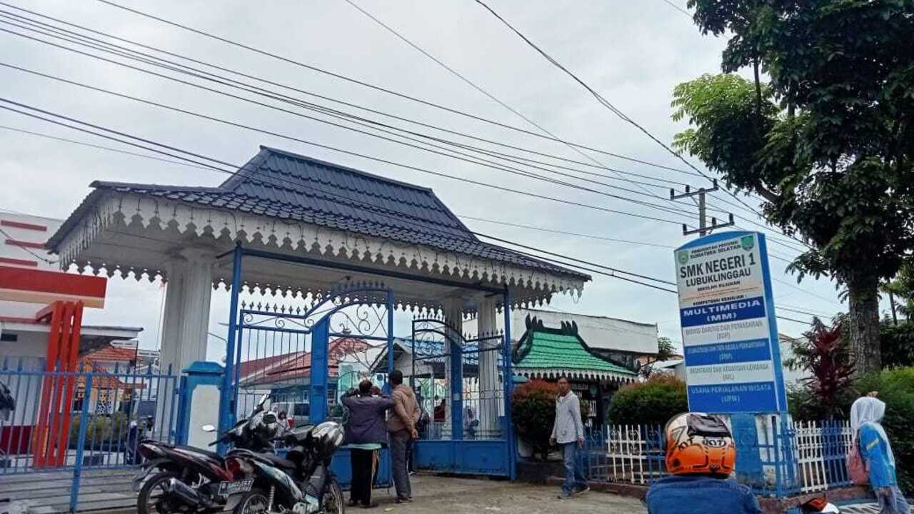 Diduga Pungli dan Cabul Begini Modus yang Digunakan Oknum Guru AY
