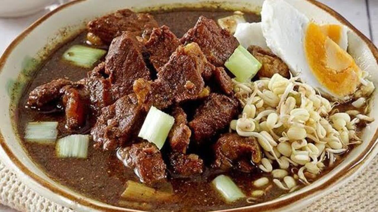 Rawon, Kuliner Legendaris Nusantara yang Tetap Digemari Lintas Generasi