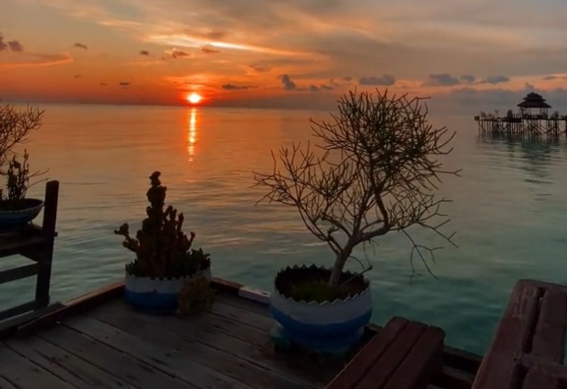 Pesona Alam Pulau Maratua Berau, Salah Satu Wisata yang Wajib Dikunjungi Saat di Kalimantan