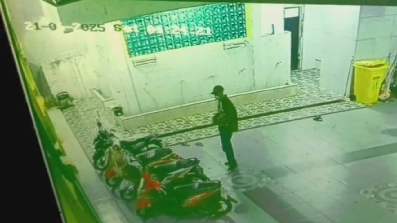 Waspada! Diduga Pelaku Curanmor Berkeliaran di Baturip Permai, Jemaah Masjid Nyaris Jadi Korban