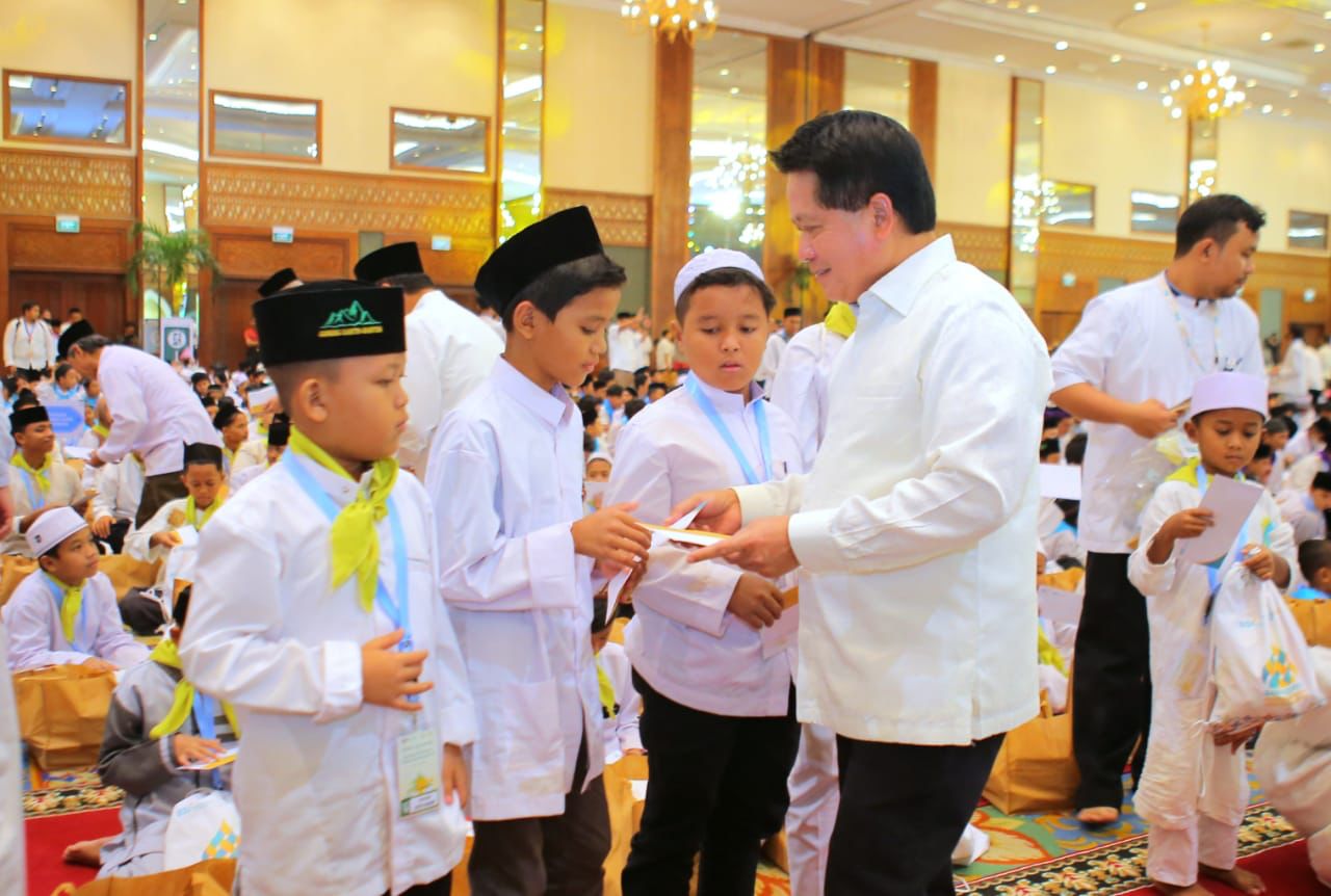 Maknai Ramadhan & Nuzulul Quran, BSI Bagi THR ke 2.222 Anak Yatim