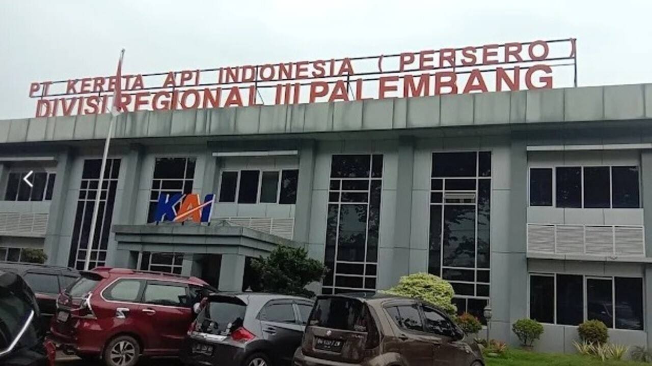 KAI Divre III Palembang Salurkan Program TJSL Rp 2,15 Miliar Selama Semester I 2025