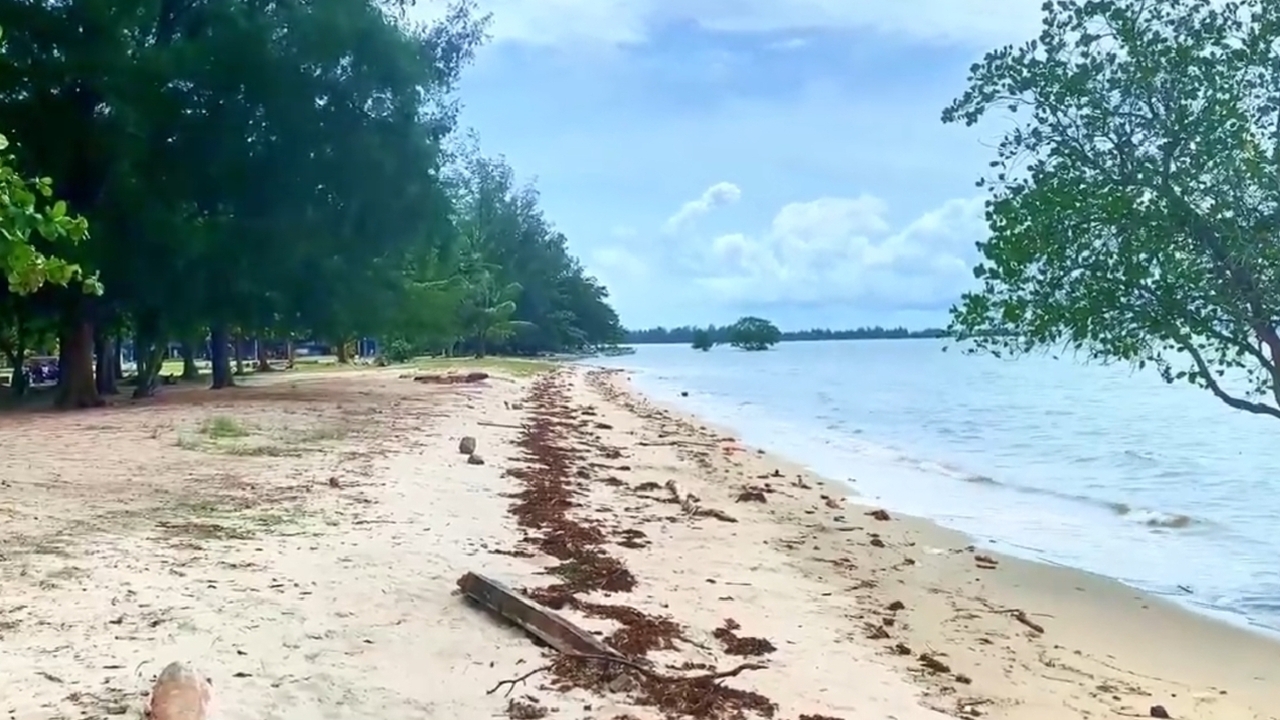 Keindahan Matahari Terbenam yang Ada di Pantai Bangka Belitung Ini, Buat Pengalamanmu Menjadi Tak Terlupakan!