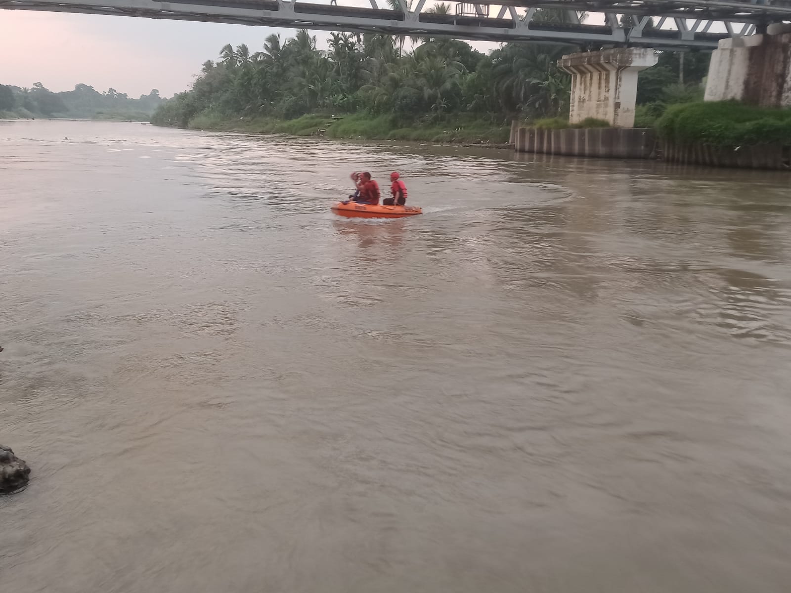 Tidak Bisa Berenang, Pelajar SMP Hanyut Tenggelam