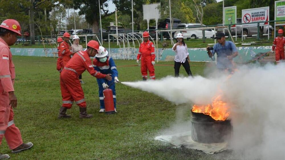 PEP Prabumulih Field Latih Anggota PWP Zona 4 Hadapi Situasi Darurat Kebakaran dengan APAR