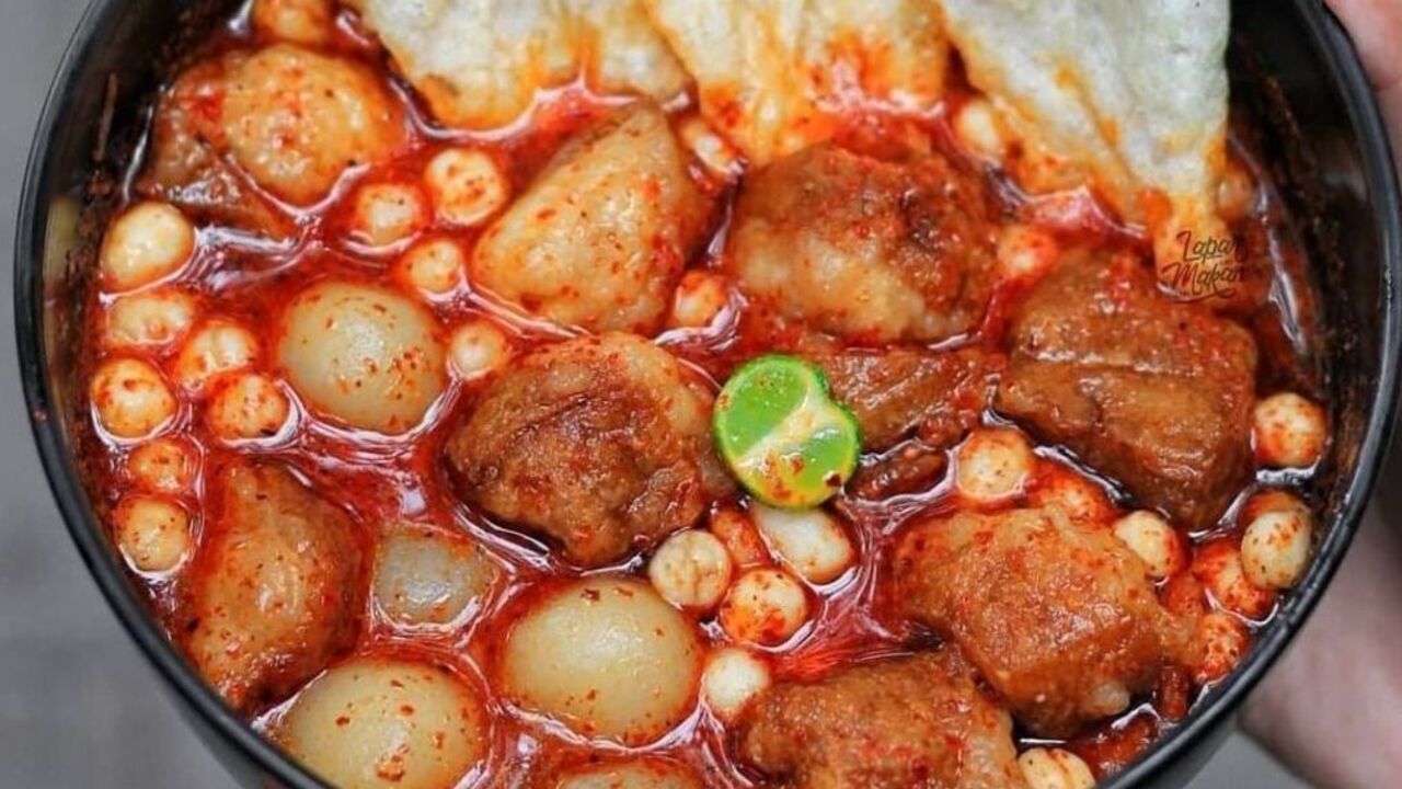 Bakso Aci : Camilan Kenyal Pedas yang Kian Mendunia