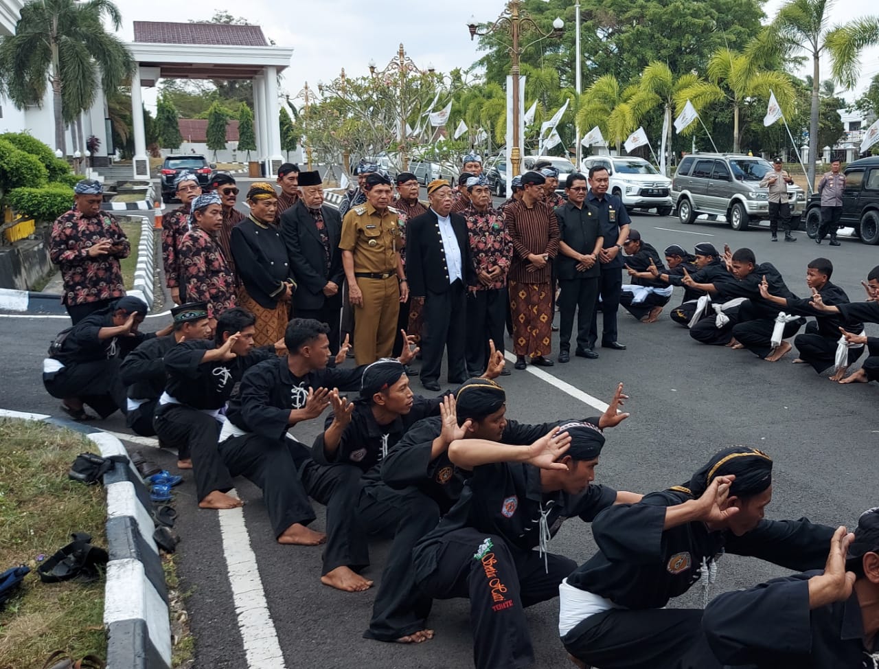 Hadiri Pelantikan Pujasuma, Walikota Prabumulih Imbau Seluruh Organisasi Jaga Kerukunan dan Mengesampingkan Id
