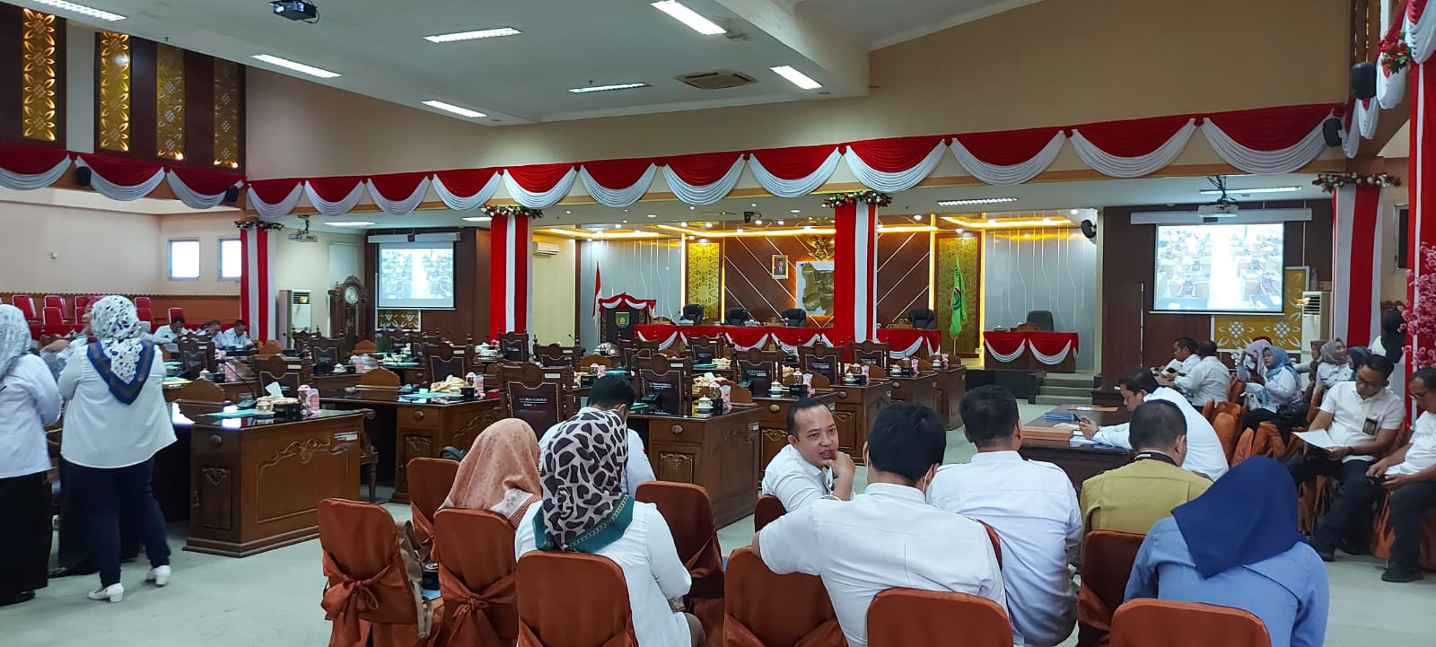 Rapat Paripurna DPRD Kota Prabumulih Molor