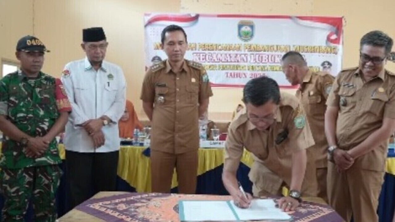 Fokus Peningkatan Jalan Poros dan Bangun Jembatan