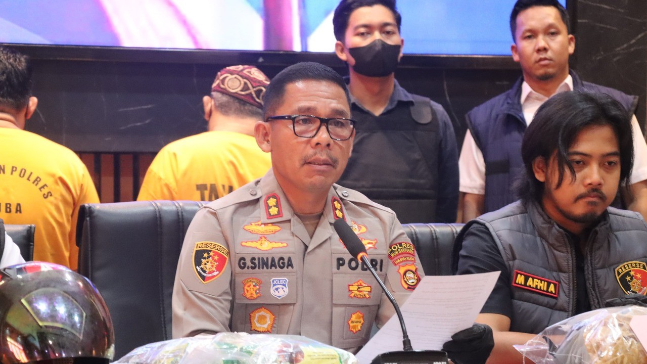 Diisukan Sering Mengintip, Warga Sungai Keruh Aniaya Tetangga Serta Rudapaksa Anak Korban