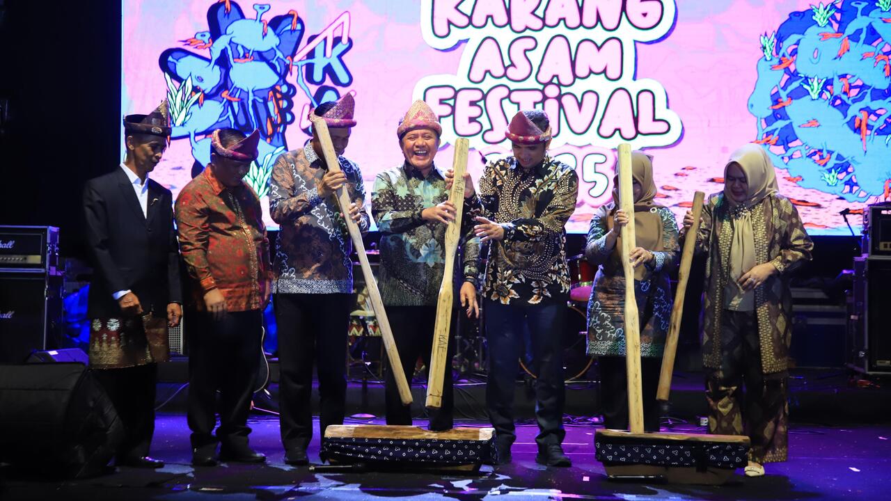 Gubernur Herman Deru Jadikan Karang Asam Festival Benteng Kearifan Lokal di Sumsel