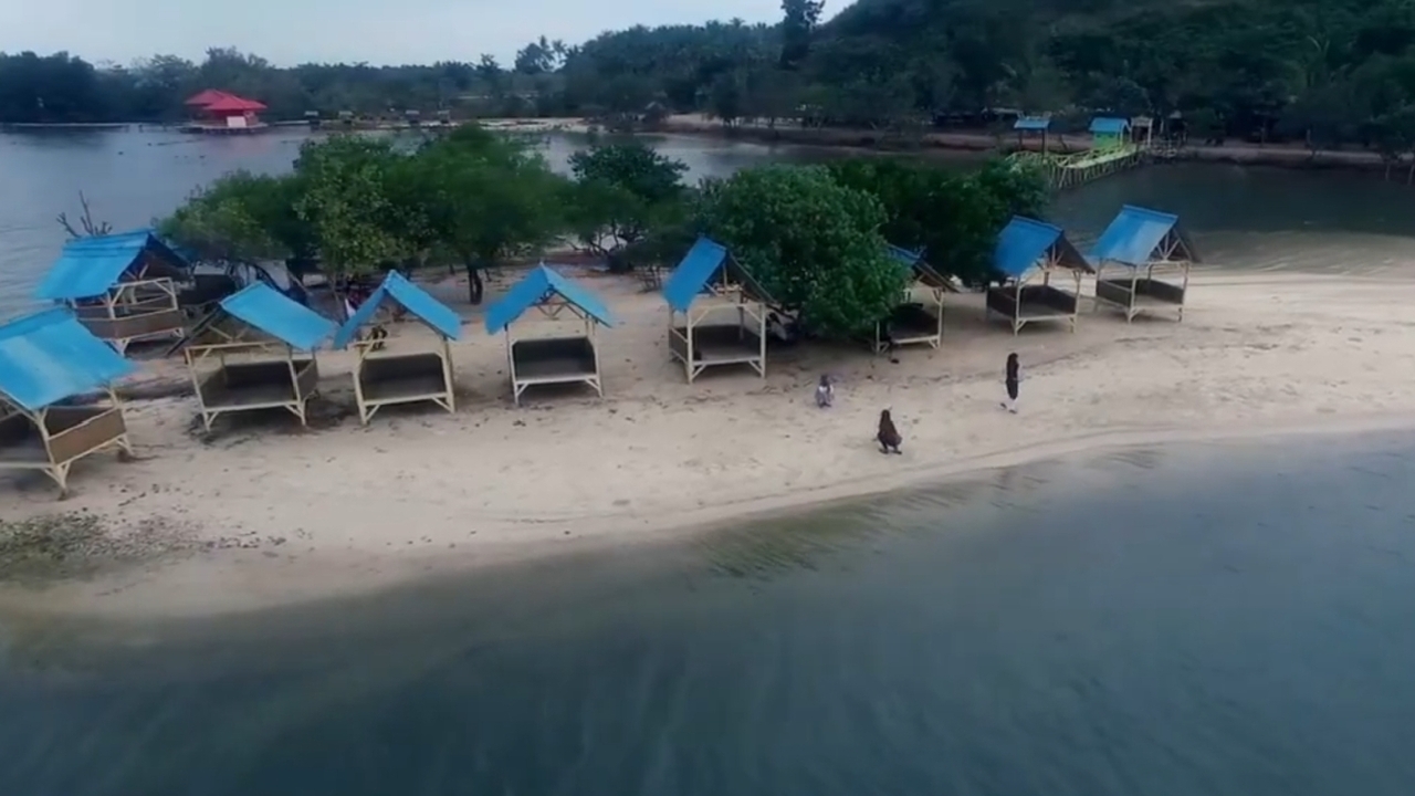 Pesona Alam Bahari Pantai di Lampung Ini Tak Kalah Indah dengan Pulau Dewata