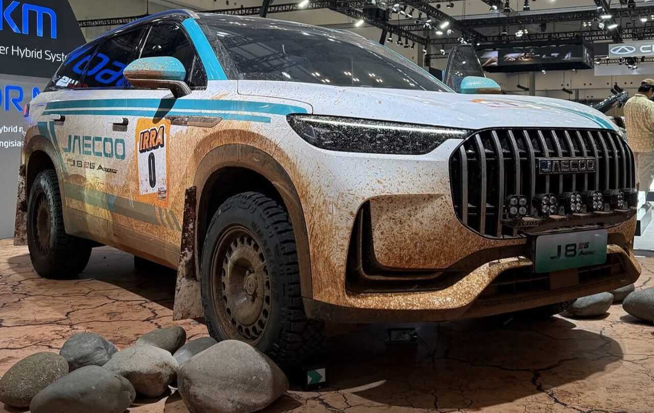 PHEV Hybrid Pertama di Arena Rally Raid! JAECOO J8 SHS ARDIS Tampil Perkasa di IRRA 2025