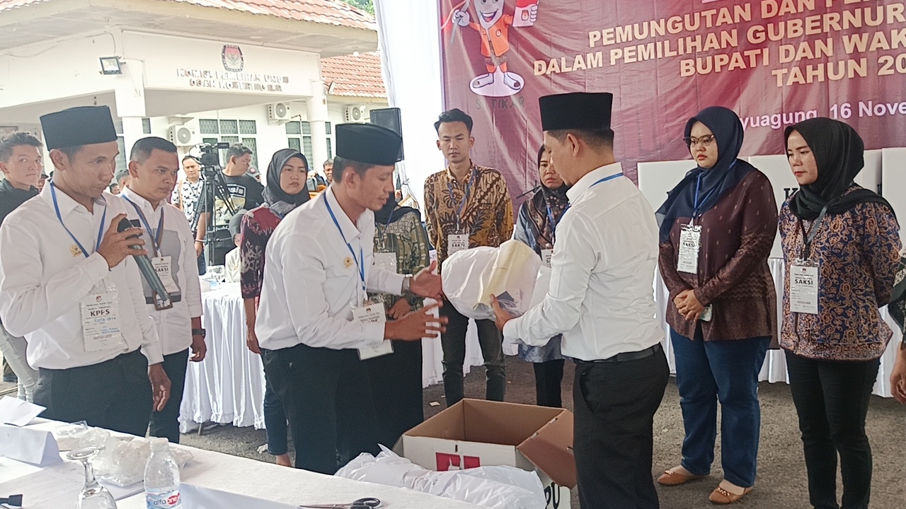 Cegah Kesulitan di Lapangan: KPU OKI Simulasikan Pemungutan dan Penghitungan Suara Pilkada 2024!