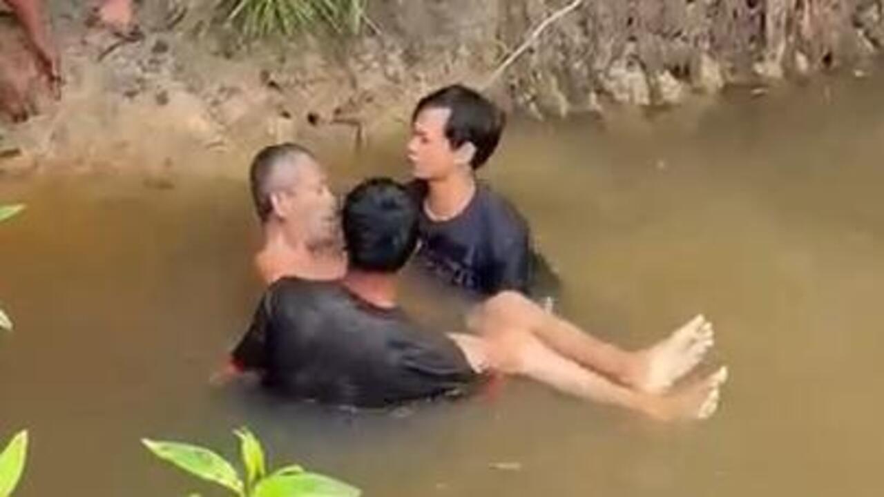 Lansia Ditemukan Mengambang di Gorong-gorong 