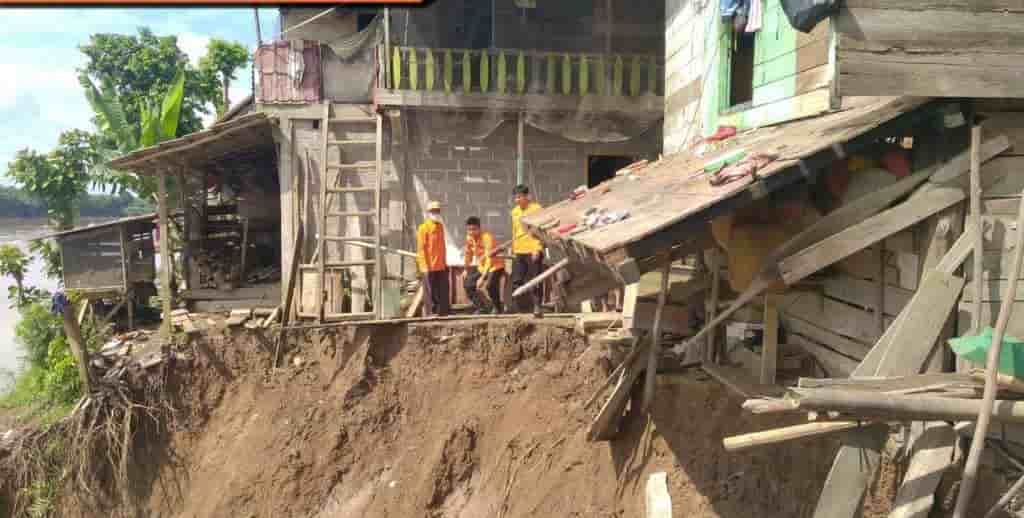 Tepian Sungai Musi Kabupaten Muba Longsor dan 3 Rumah Rusak Berat