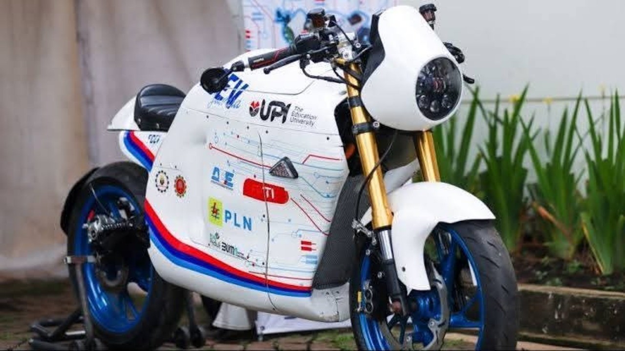 Motor Hidrogen Super Irit Buatan Mahasiswa UPI, Bikin Dunia Otomotif Terkejut. 