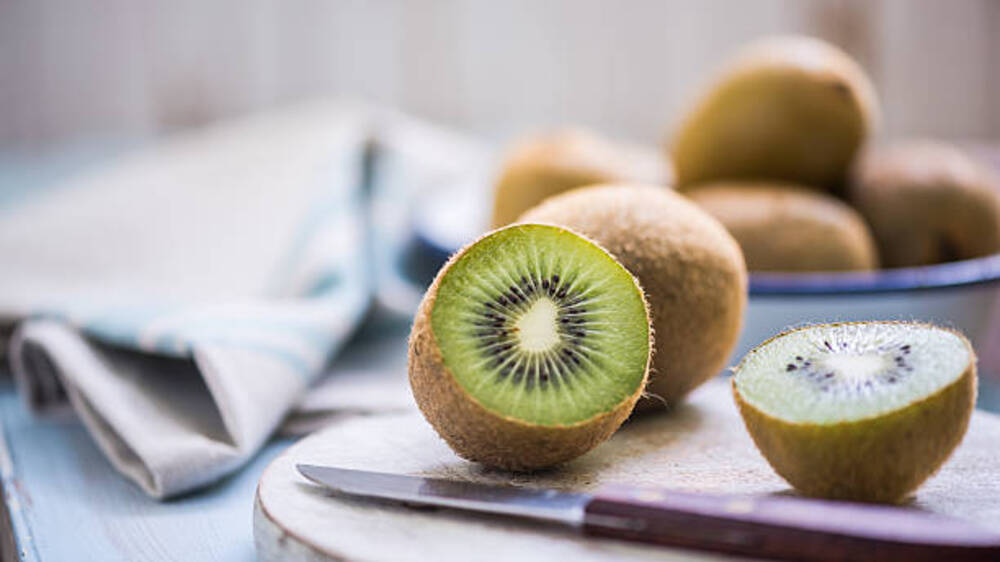 Menggali Manfaat Penuh Buah Kiwi: Kulit sebagai Kunci Nutrisi dan Antioksidan