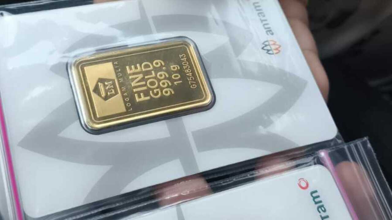 Harga Emas Antam Ambruk, Turun Rp260.000 Sehari. Berikut Daftar Harga Antam Sabtu (31/1/2026)