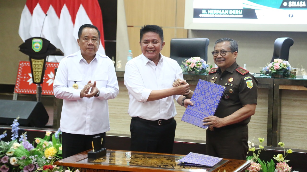 Kejati Sumsel Serahkan Tiga Aset Bernilai Miliaran, Herman Deru: Ini Penyelamatan Martabat Daerah