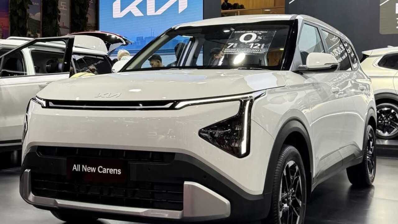 Carens Facelift Cuma Rp 319 Juta, Rival Jepang Mulai Ketar-Ketir?