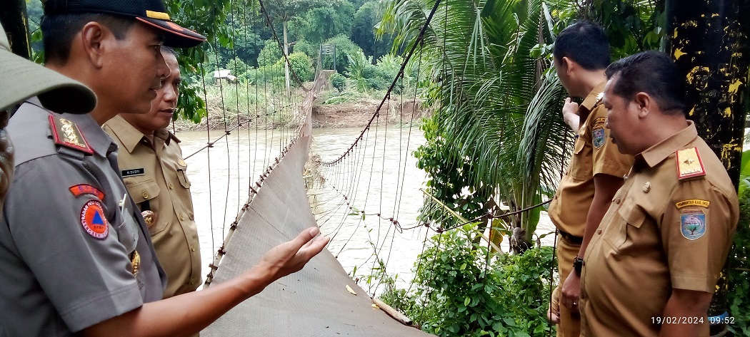 Pemkab OKU Segera Bangun Jembatan Permanen di Desa Karang Agung