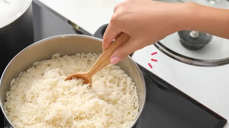 Wajib Tahu ! Menggali Perbedaan Signifikan dalam Memasak Nasi: Magic Com vs Dandang dan Dampak Kesehatannya