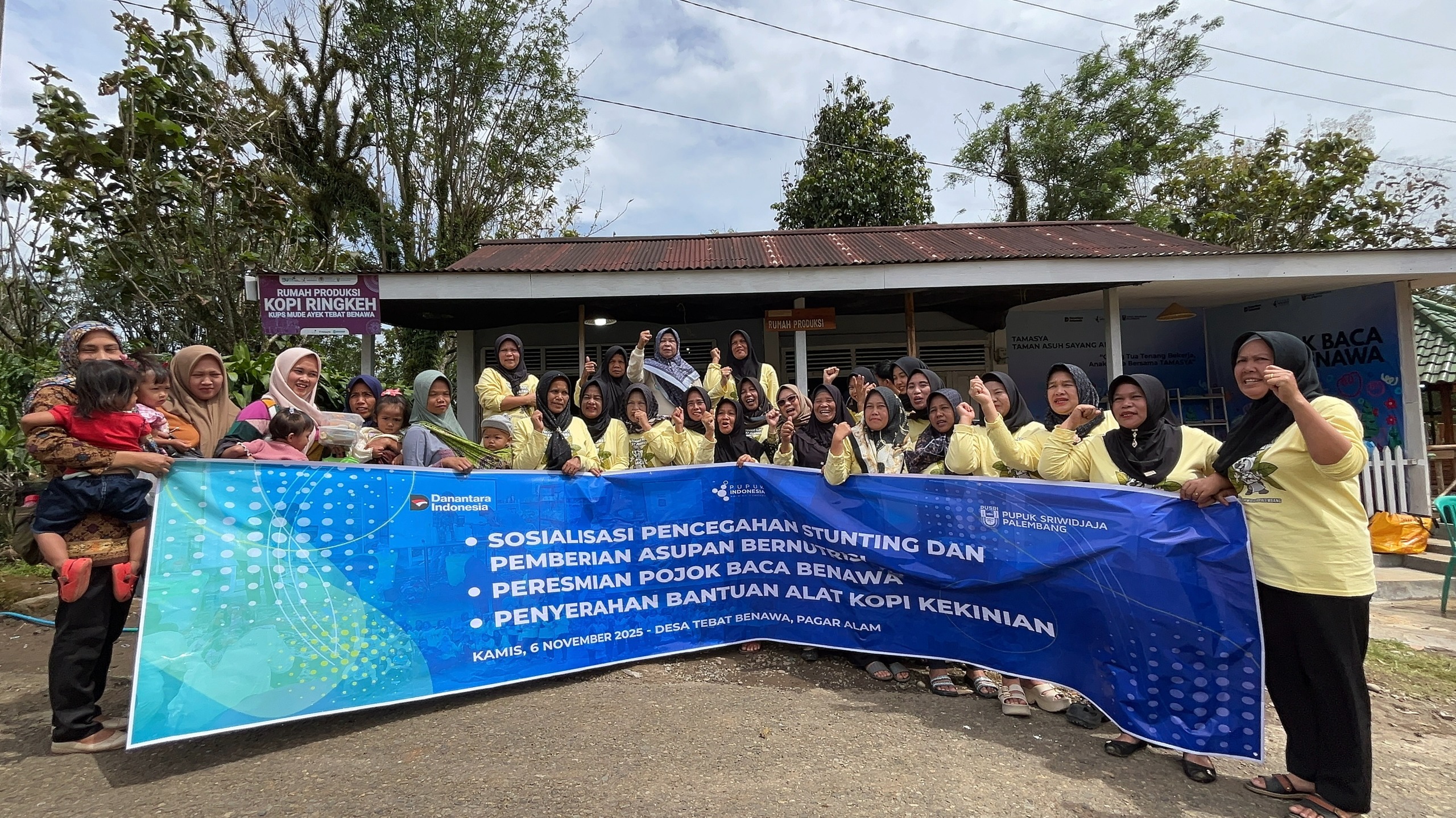 Pusri Dorong Desa Tebat Benawa Makin Sehat dan Cerdas Lewat Program Kopi Berkelanjuta 