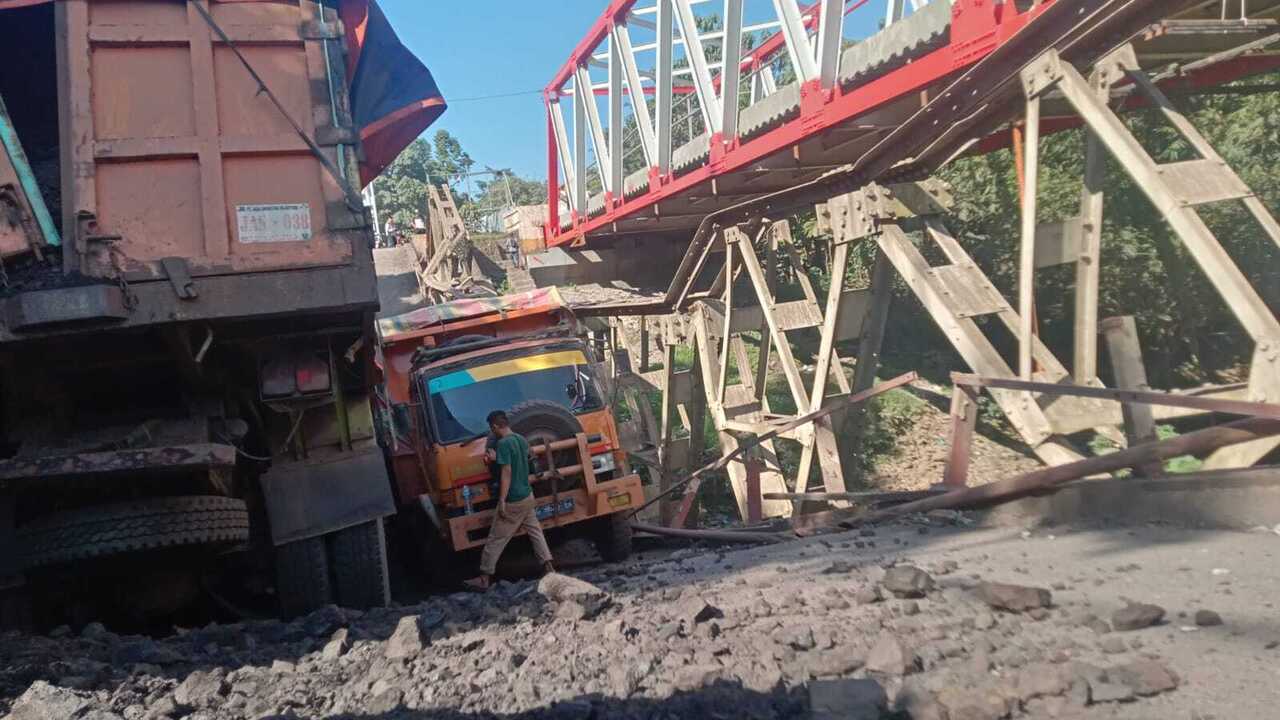 Jembatan Muara Lawai Ambruk, Angkutan Batu Bara Distop