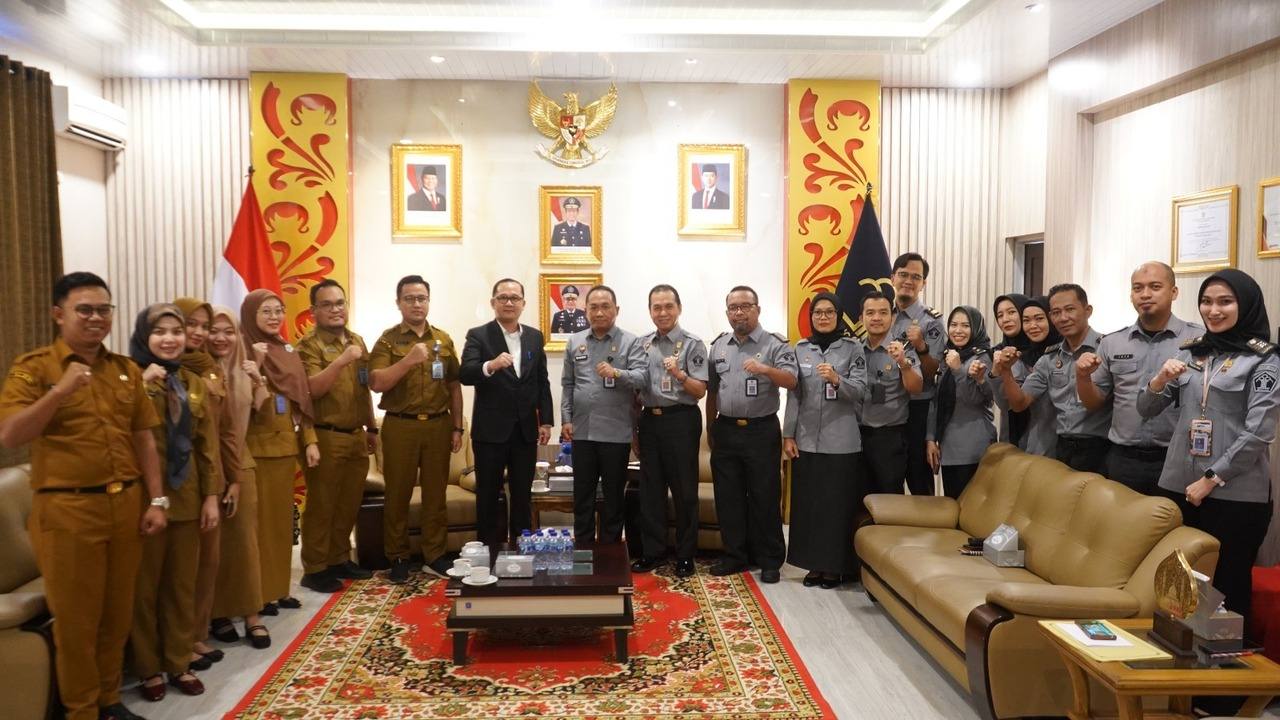 Bahas Percepatan Pembentukan Posbakum, Kanwil Kemenkum Sumsel Terima Audiensi Karo Hukum dan HAM Pemprov Sumse