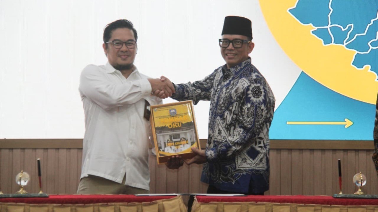 Bupati OKU Serahkan Laporan Keuangan ke BPK-RI Perwakilan Sumsel