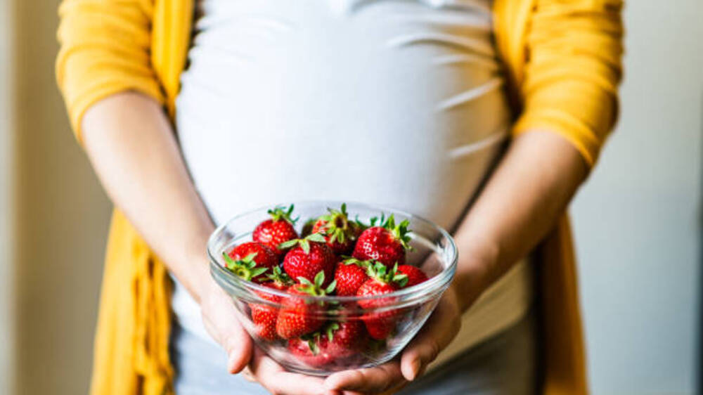 Manfaat Kalium dalam Strawberry untuk Menjaga Tekanan Darah Ibu Hamil dan Mengurangi Risiko Preeklamsia