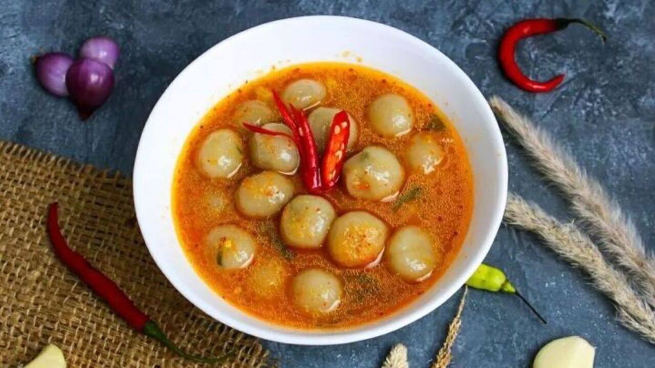 Cilok Kuah Mercon : Sensasi Pedas Menggelegar yang Bikin Nagih
