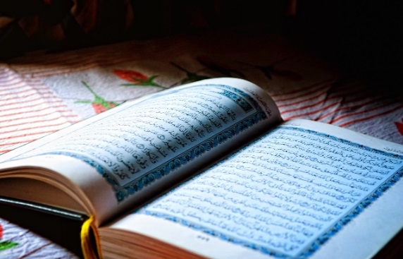 Dekatkan Diri kepada Allah SWT, Ini 5 Manfaat Spiritual Tadarus Al-Quran di Bulan Ramadhan