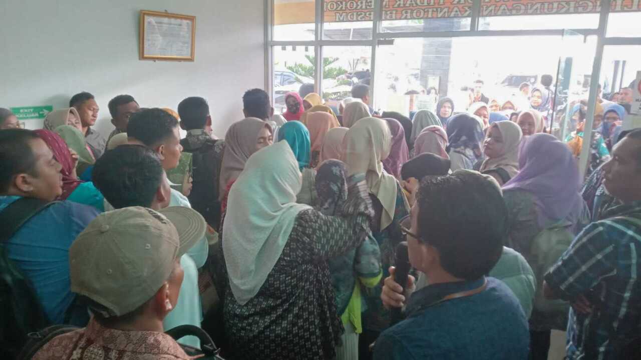 Pemberkasan, PPPK Padati Kantor BKPSDM 