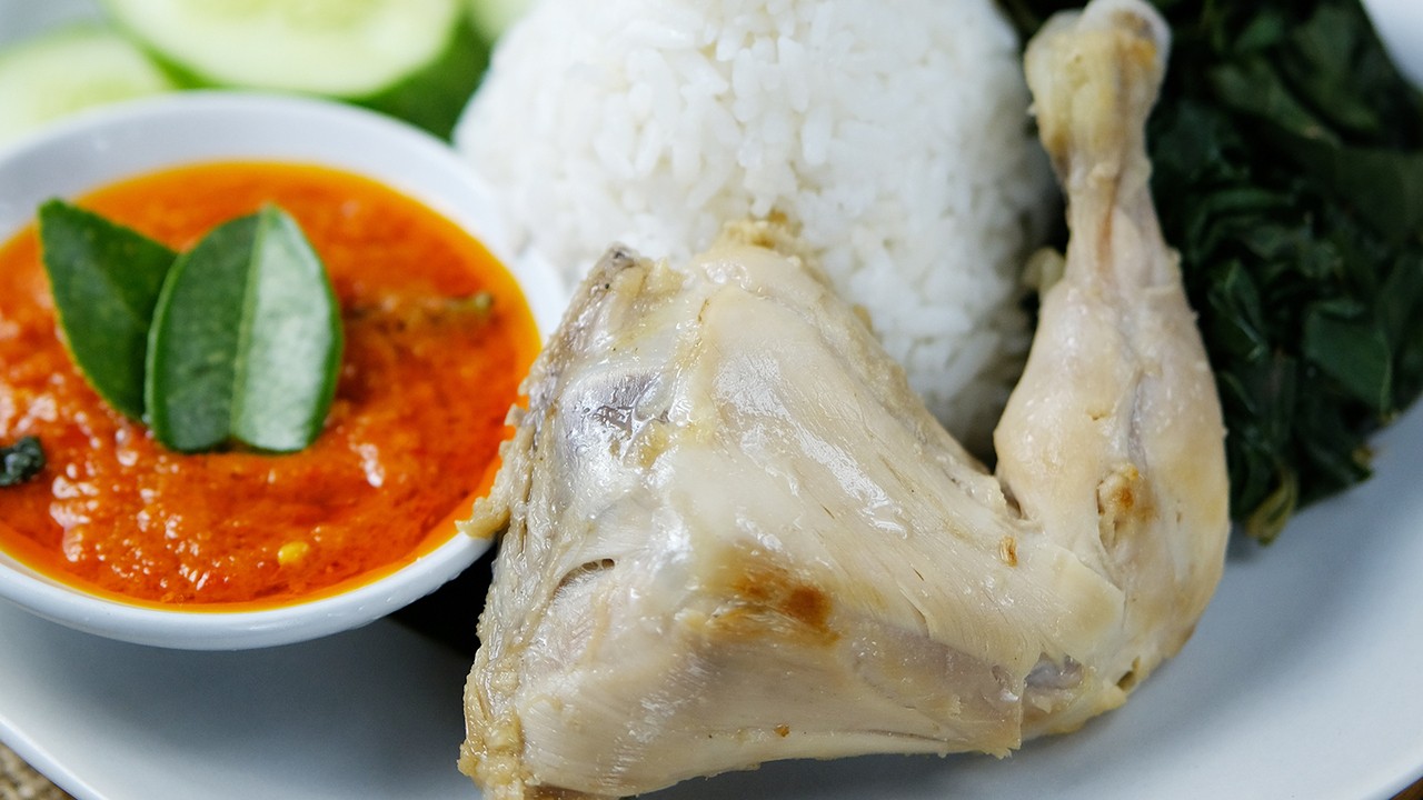 Ayam Pop: Cita Rasa Khas Minangkabau yang Mendunia