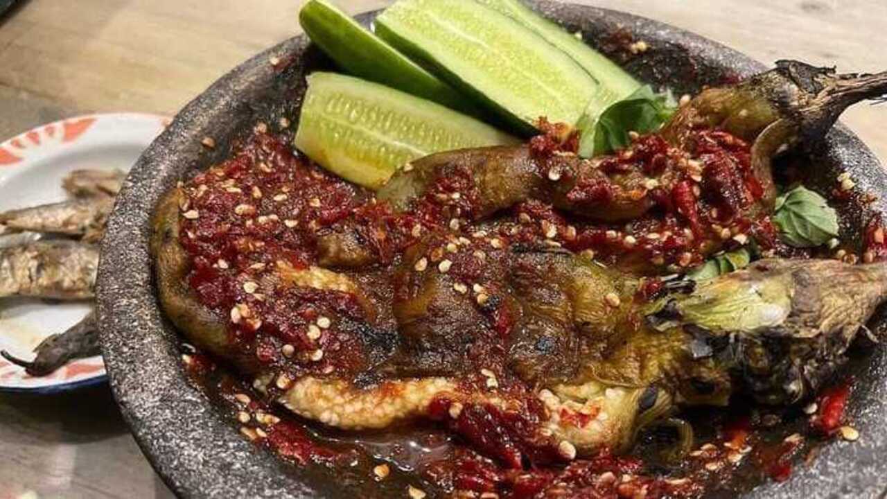 Sambel Terong Bakar Perpaduan Rasa yang Memikat dari Tradisi Kuliner Nusantara