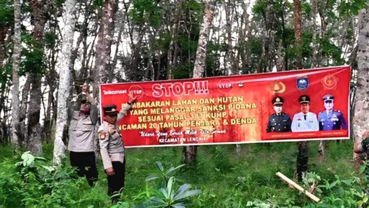Polres OKU Pasang Spanduk Imbauan Cegah Karhutla