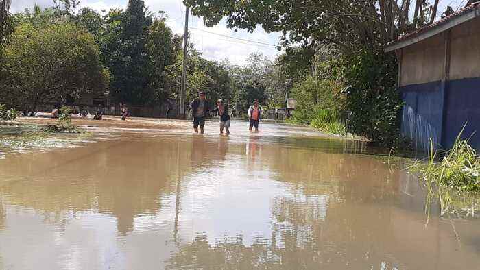 Enam Jam Diguyur Hujan, Ratusan Rumah Warga Kota Lubuklinggau Terendam Banjir