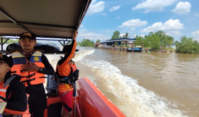 Jembatan P6 Lalan Ambruk Dihantam Kapal Tongkang, Tim SAR Diterjunkan untuk Evakuasi