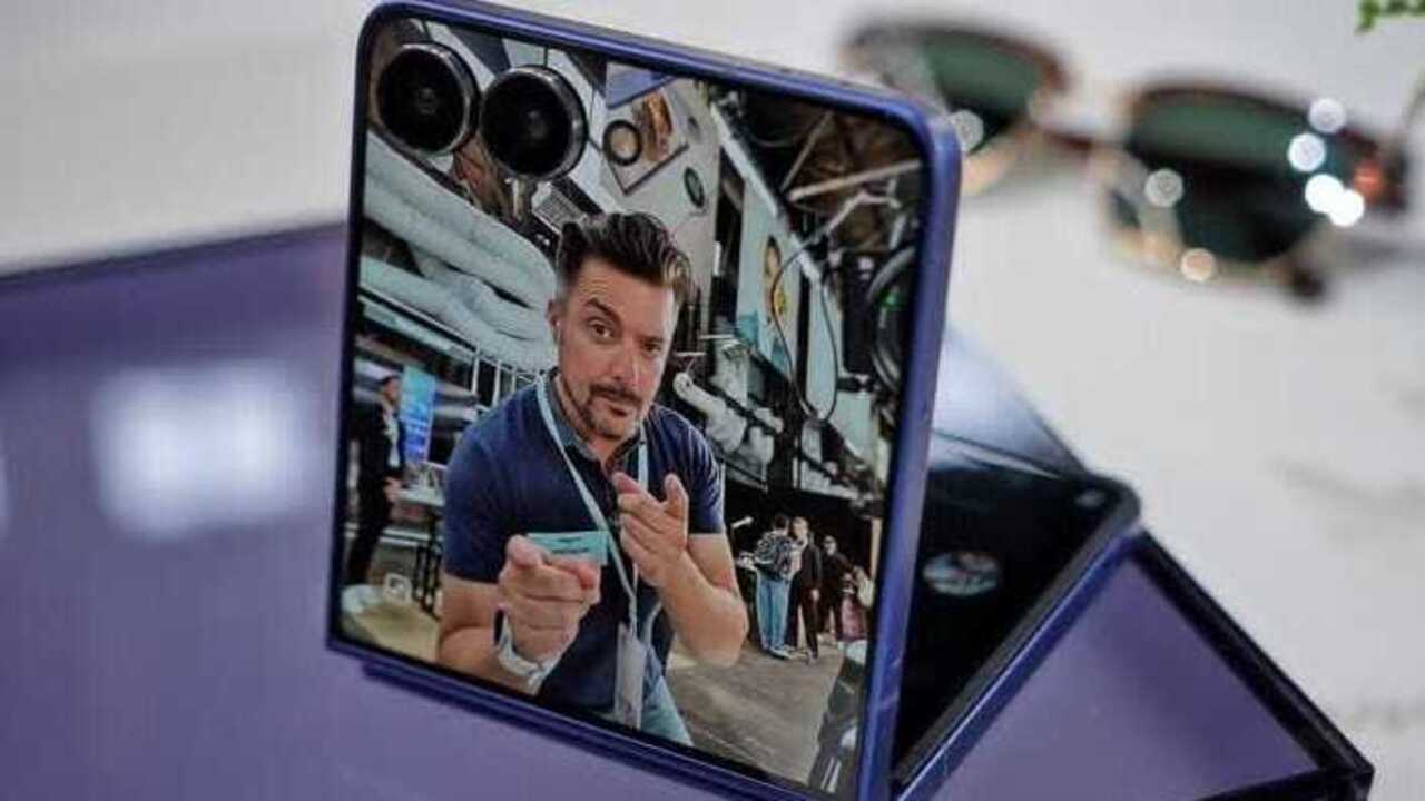 Motorola Razr Fold Hadir dengan Snapdragon 8 Gen 5 dan Kamera 8K, Ponsel Lipat Premium Bergaya Buku