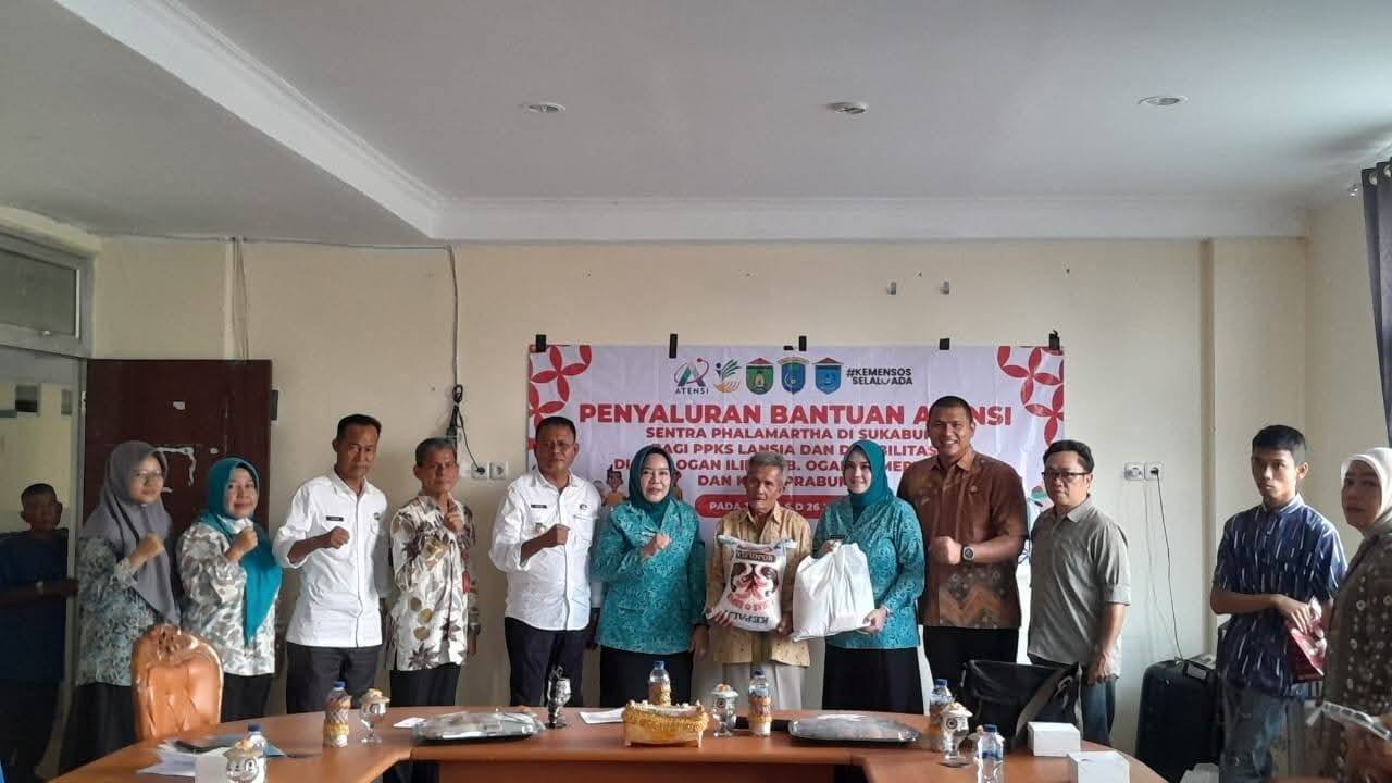 Wujud Nyata Kepedulian Sosial Pemerintah, Dinsos Prabumulih Salurkan Bantuan Atensi untuk Lansia dan Disabilit