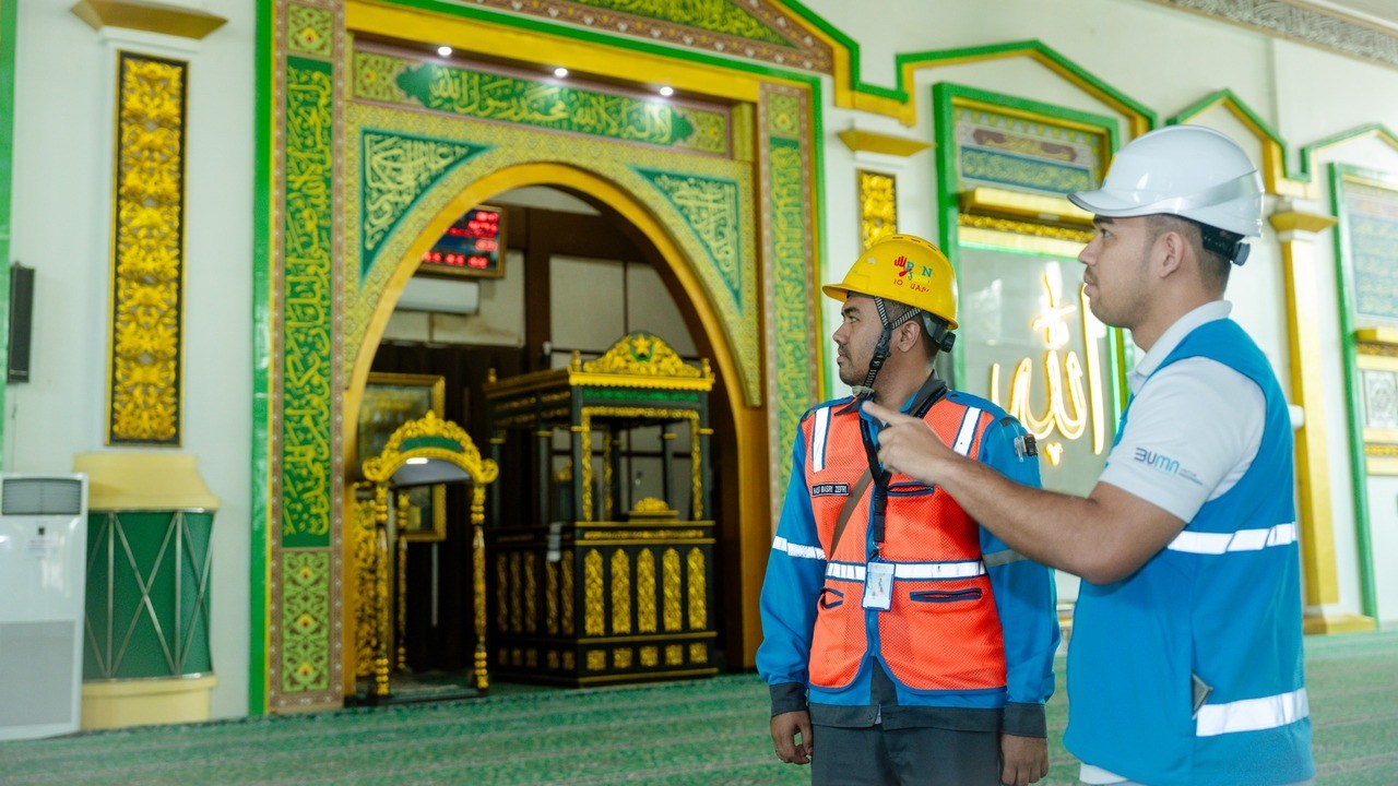 PLN Pastikan Listrik Andal di Masjid-Masjid Utama Palembang 