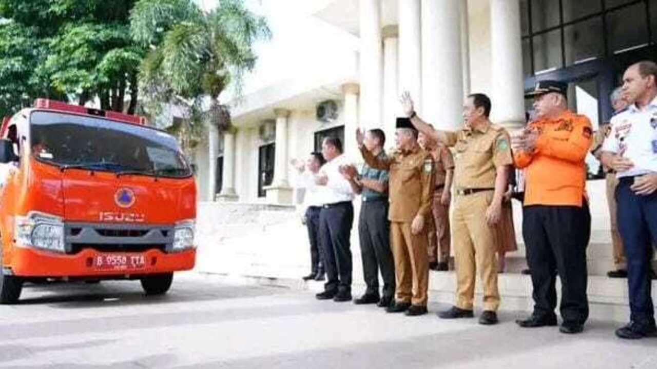 Pemkab Ogan Ilir Lepas Tim Donasi Kemanusiaan untuk Korban Bencana Aceh, Sumut, dan Sumbar