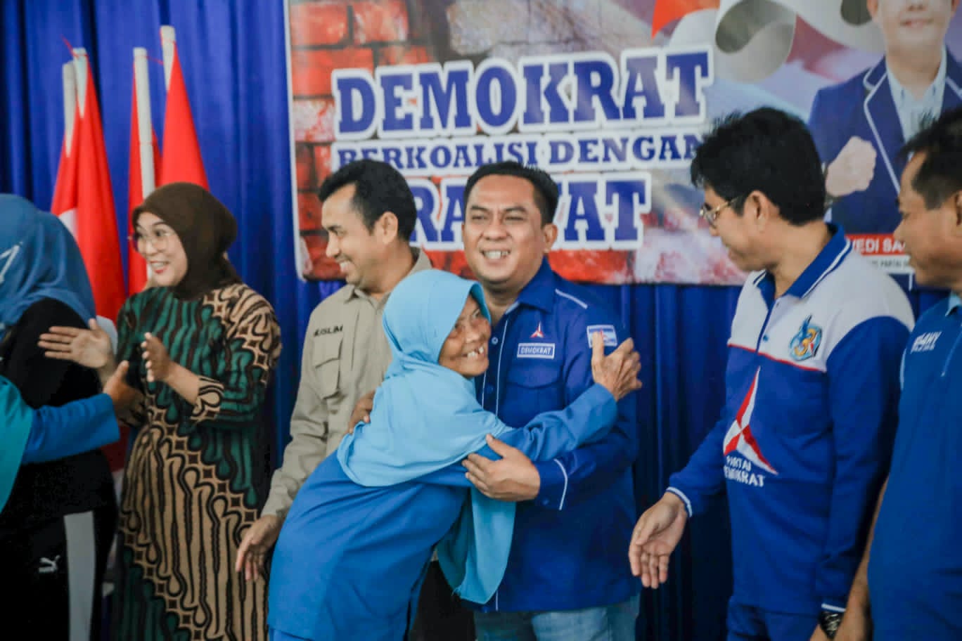 Semarak HUT Kemerdekaan RI ke 77 DPC P Demokrat Prabumulih Santuni Ratusan Pejuang Kebersihan