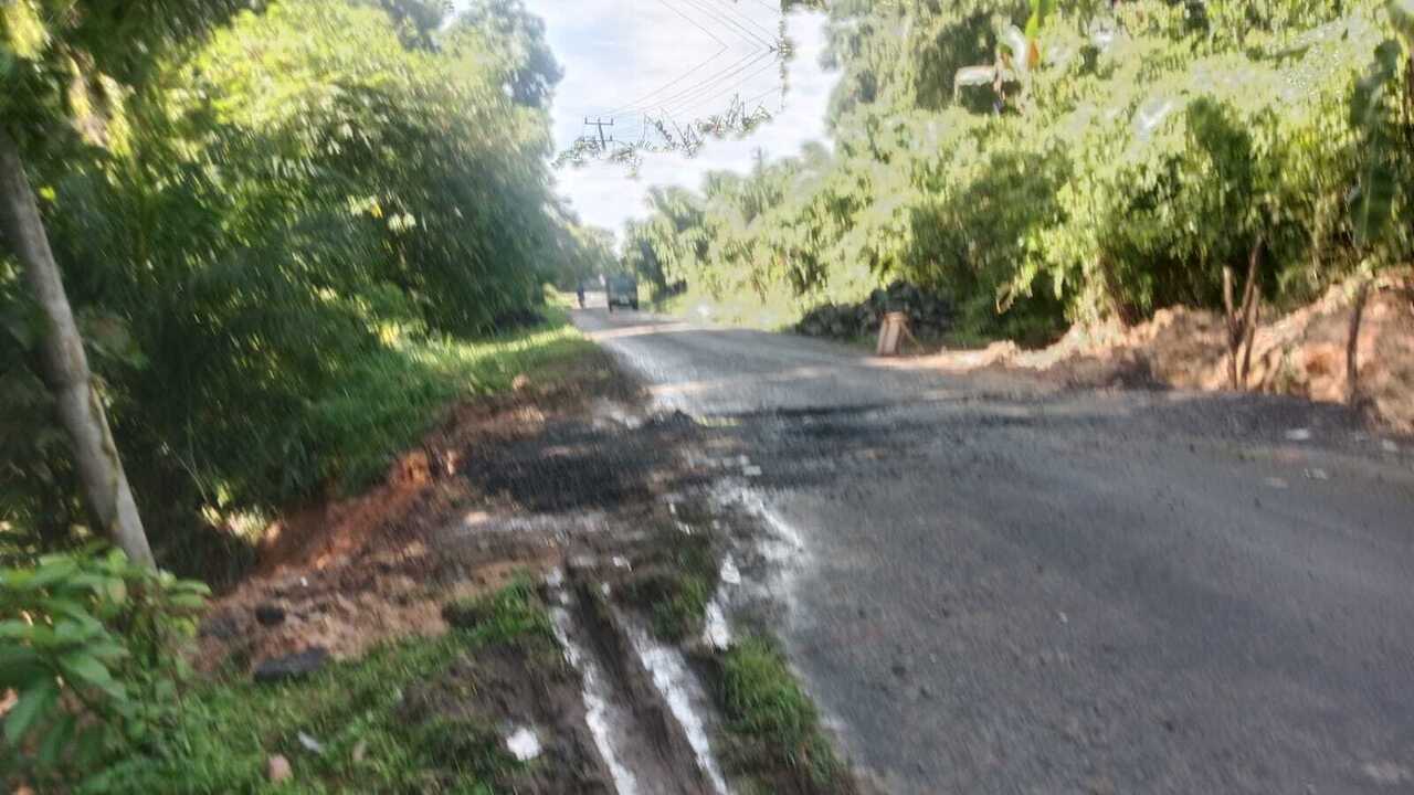 Jalan Penghubung di OKU Amblas Akibat Longsor
