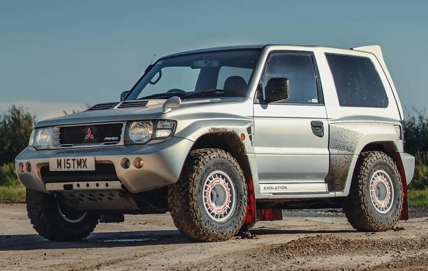 Mitsubishi Pajero Evolution Dibuat Hanya 2.693 Unit Saja Untuk Hadapi Relly Paris-Dakar