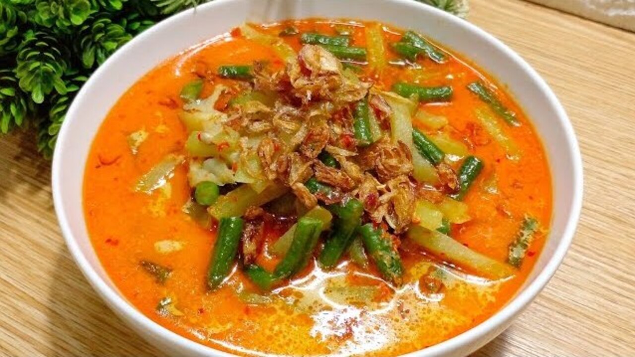 Lontong Sayur : Kuliner Tradisional yang Tetap Eksis dan Dicintai di Indonesia