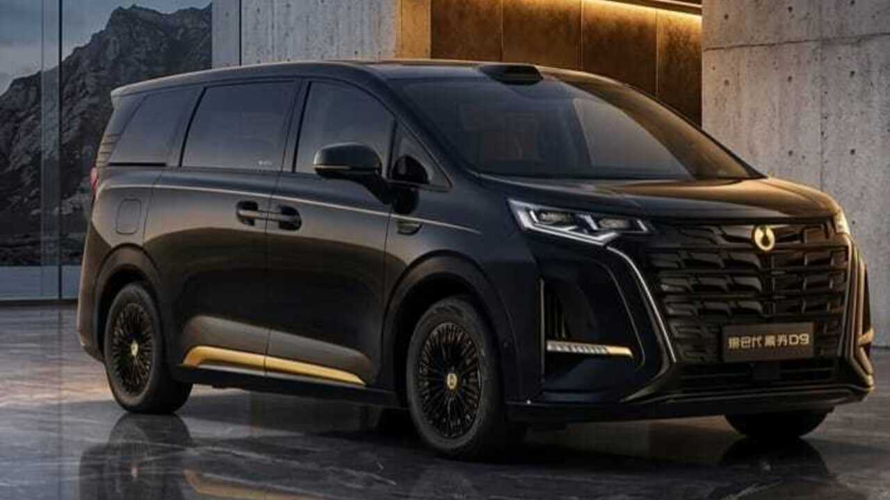 Tampil Hitam Misterius Berlapis Emas, Denza D9 Dark Gold Jadi MPV Paling Eksklusif BYD